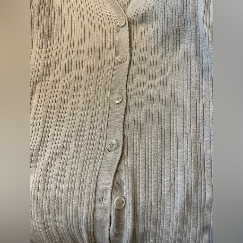 H&M button down T-Shirt - Picture 5 of 5